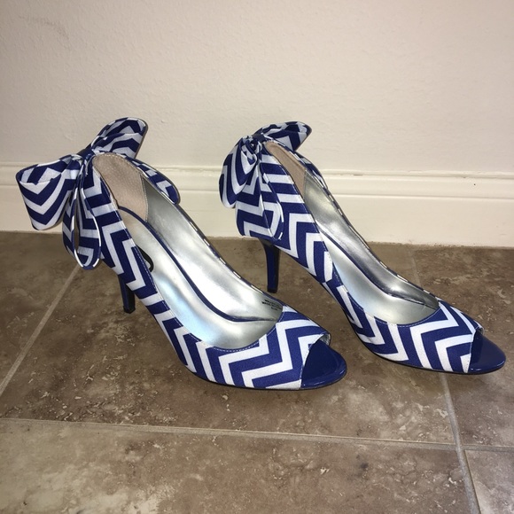 πHOST PICKπ Zigzag bow heels π - Picture 5 of 7